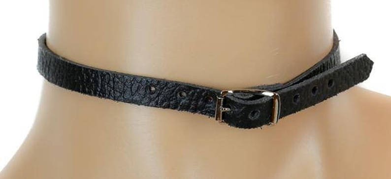 DYS-FC296BK Black Heart Gothic Roses Vine Leather Choker Necklace Jewelry