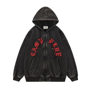 Sudadera con capucha negra vintage con cremallera y letras góticas rojas: sudadera unisex de estilo grunge de gran tamaño.