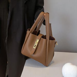 Large Capacity Fashion Handbag for Women | Colorful Shoulder Tote with Magnetic Closure | Work and Travel Bag | Stylish Daily Purse | Elegan