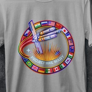 Peut inclure: Ensemble de trois mugs en céramique avec une finition mate et mouchetée. Les mugs sont de couleur crème, gris clair et gris foncé. Chaque mug a un design simple et minimaliste, idéal pour le café ou le thé.