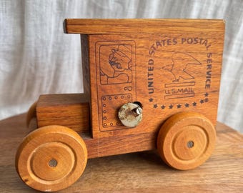 Vintage 1989 Toystalgia USPS Wood Mail Truck Coin Bank Music Box Works