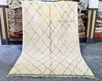 Hand Knotted Cream Wool Moroccan Rug: Beni Ourain Berber Rug