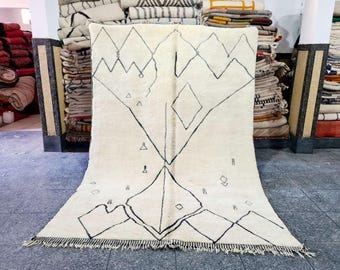 Hand Knotted Cream Beni Ourain Rug: All Wool Berber Rug
