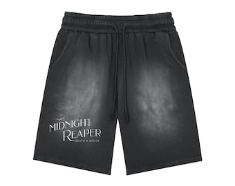 Vintage gewassen uniseks short | The Midnight Reaper | Donkere esthetische streetwear | Alternatieve mode | Zwarte uniseks short | 360 gsm