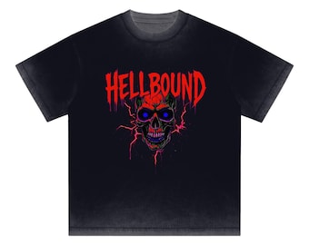 Puede incluir: Camiseta negra con aspecto desgastado. Presenta la palabra "HELLBOUND" en rojo sobre una calavera con ojos azules y rayos rojos. La calavera tiene un diseño detallado con sombreado púrpura y negro.