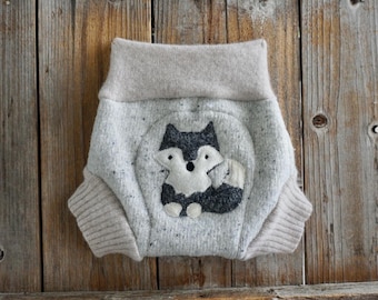 Upcycled Cashmere Soaker Cover Diaper Cover: Speckled Gray Oatmeal Wolf Applique, Size MEDIUM (6-12 Months)