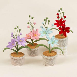 かぎ針編みのユリの鉢植え、かぎ針編みの鉢植えの花、誕生日プレゼント、母の日ギフト、鉢植えの植物の装飾オーナメント、記念日のギフト、先生へのギフト