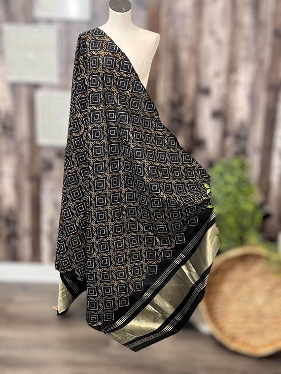 Bandhani print dupatta