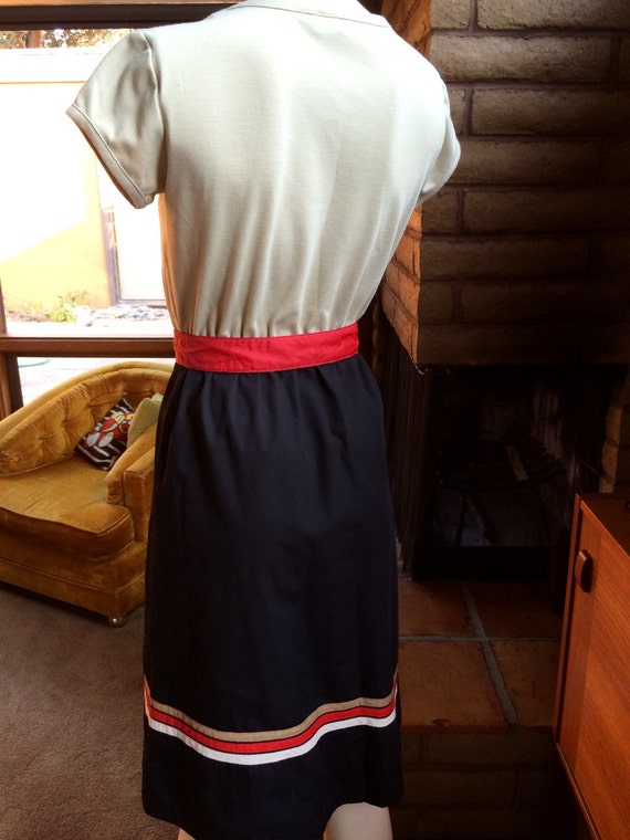 1960's mod short-sleeve knee-length elastic-waist… - image 2