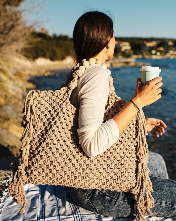 Modèle de sac de plage en macramé : Sac Silvestre de BUYI Macramé Art