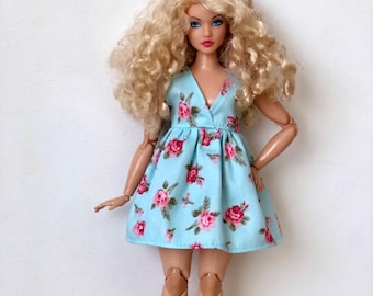 Vestido con estampado floral para muñecas de moda con curvas de 11,5 pulgadas