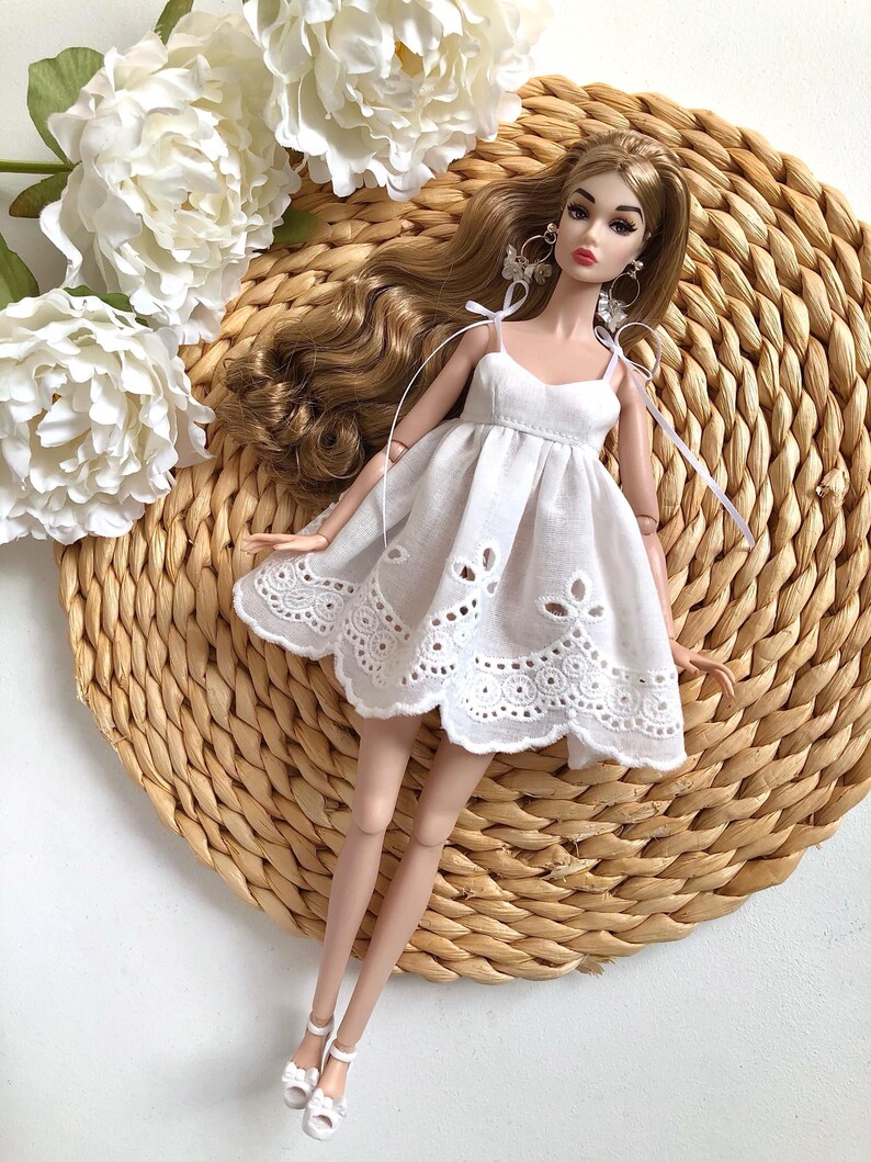 Vestido bohemio de encaje blanco para muñecas de moda de 29 cm, conjunto hecho a mano. imagen 8