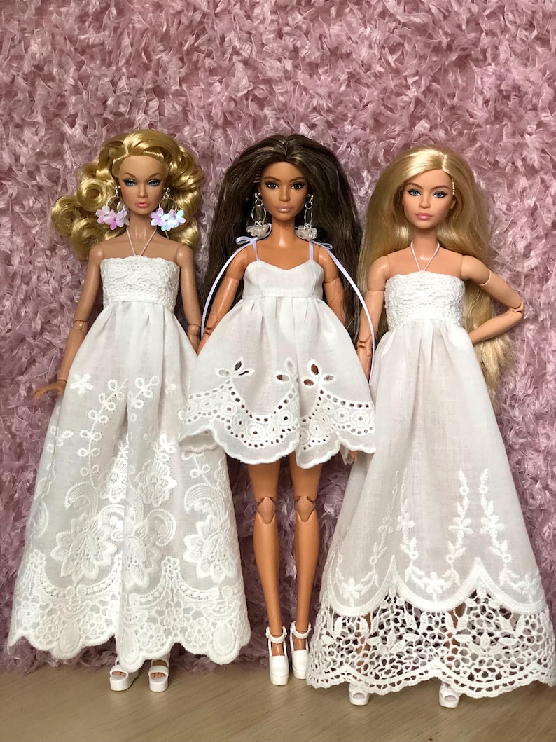 Vestido bohemio de encaje blanco para muñecas de moda de 29 cm, conjunto hecho a mano. imagen 1