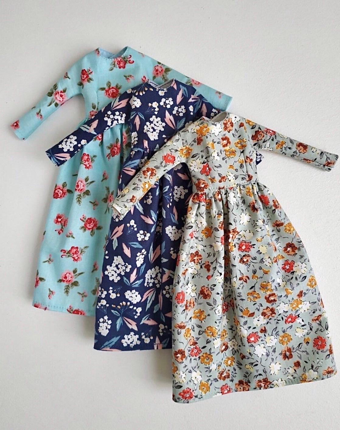 Robe de poupée dé 35 cm 14 po France
