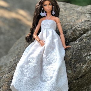 Vestido bohemio de encaje blanco para muñecas de moda de 29 cm, conjunto hecho a mano. imagen 4