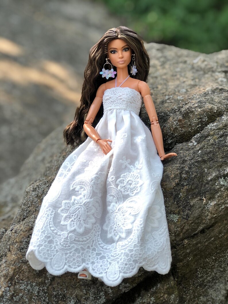 Vestido bohemio de encaje blanco para muñecas de moda de 29 cm, conjunto hecho a mano. imagen 4