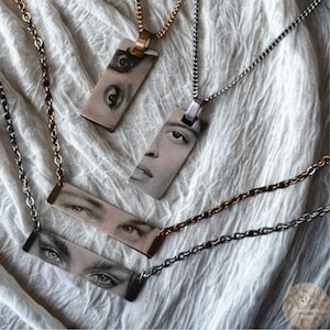 Collar con foto grabada personalizada - Colgante de ojo personalizado para hombre y mujer - Joya cuadrada de acero inoxidable con nombre