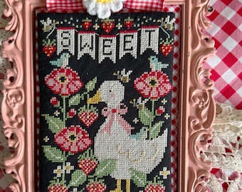 Counted Cross Stitch Pattern, Strawberry Goose, Strawberries, Summer Decor, Garden Decor, Stitching Housewives, PATTERN ONLY