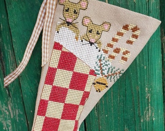 Counted Cross Stitch Pattern, Primitive Stockings with Mice, Christmas Decor, Twin Peak Primitives, PATTERN ONLY