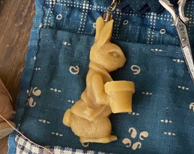 Beeswax, Mr. Rabbit Waxer, Thread Conditioner, Bunny Wax, Natural