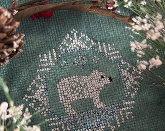 Counted Cross Stitch Pattern, Quirky Quaker Polar Bear, Country Rustic, Pillow Ornament, Bowl Filler, Darling & Whimsy Designs, PATTERN ONLY