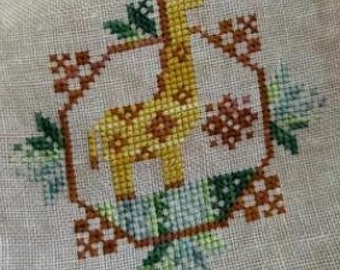 Counted Cross Stitch Pattern, Quirky Quaker Giraffe, Country Rustic, Pillow Ornament, Bowl Filler, Darling & Whimsy Designs, PATTERN ONLY