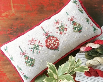 Counted Cross Stitch Pattern, Christmas Baubles, Pillow Ornament, Christmas Decor, Christmas Motifs, Mojo Stitches, PATTERN ONLY