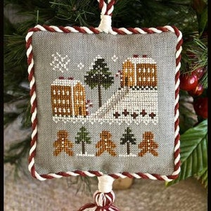 Counted Cross Stitch Pattern, Gingerbread Village, Christmas Decor, Gingerbread Ornament, Ornament, Little House Needleworks, PATTERN ONLY