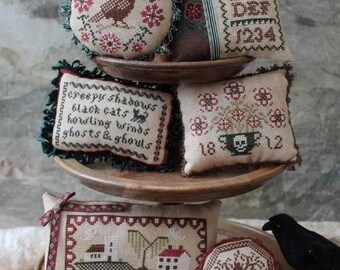 Counted Cross Stitch, Halloween 1812, Halloween Decor, Pillow Ornaments, Bowl Fillers, Flower Motifs, Cosford Rise Stitchery, PATTERN ONLY