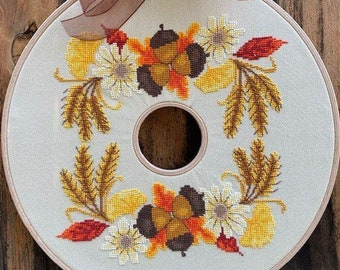 Counted Cross Stitch Pattern, Autumn Wreath, Acorns, Autumn Decor, Fall Decor, Oak Leaves, Cyndy Young, Luhu Stitches, PATTERN ONLY