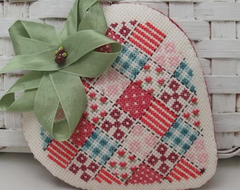 Counted Cross Stitch Pattern, Quilted Strawberry Needlebook, Craft Room, Patchwork, Carolyn Robbins, KiraLyn's Needlearts, PATTERN ONLY