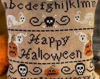 Counted Cross Stitch, Happy Halloween Sampler Pillow, Halloween Decor, Alphabet, Pumpkins, Ghosts, Skulls, Mani di Donna, PATTERN ONLY