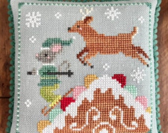 Counted Cross Stitch Pattern, On the Housetop, Mousecapades Series 2, Christmas Decor, Luminous Fiber Arts, PATTERN ONLY