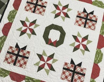 Quilt Pattern, Happy Holidays, Traditionally Pieced, Wreath, Presents, Stars, Lap Quilt, Lindsey Weight, Primrose Cottage, PATTERN ONLY