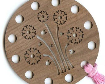 Bouquet, Wooden Thread Keep, Floss Organizer, Embroidery Tool, 4 Inch Thread Keep, 12 Thread Holes, Floss Keeper, Willoughby Ann