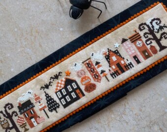 Counted Cross Stitch Pattern, Halloween Tiny Town, Halloween Decor, Tiny Town Series, Heart in Hand, PATTERN ONLY