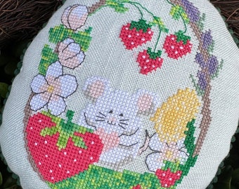 Counted Cross Stitch Pattern, Mousy's Strawberry Basket, Strawberry Cottage Collection, Spring Decor, Luhu Stitches, PATTERN ONLY