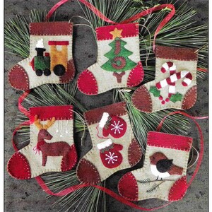 Wool Applique Pattern and Kit, Warm Feet, Christmas Stocking Ornaments, Wool Kit, Christmas Decor, Rachel's of Greenfield, PATTERN AND KIT