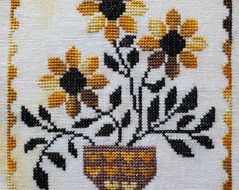 Counted Cross Stitch, A Small Bouquet, Country Chic, Autumn Decor, Flower Motifs, Urn, Gigi Reavis, The Artsy Housewife, PATTERN ONLY