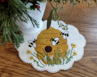 Wool Applique Pattern and Kit, Bee Mat, Candle Mat, Table Mat, Beehive, Bees, Embroidery, Flowers, Rachel's of Greenfield, PATTERN AND KIT