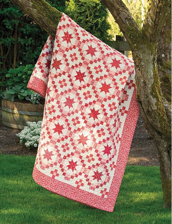 Softcover Book Red White Quilts II Medallion Quilts Patchwork