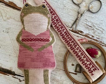 Counted Cross Stitch Pattern, Lily, Animal Crackers Series, Pillow Ornament, Pin Mini Drum, Stacy Nash Designs, PATTERN ONLY