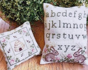Counted Cross Stitch Pattern, Sampler di Primavera, Spring Decor, Alphabet Sampler, Beehive, Flowers,  Serenita di Campagna, PATTERN ONLY