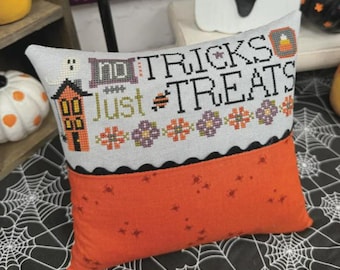 Counted Cross Stitch Pattern, No Tricks Just Treats, Flower Motifs, Pillow Ornament, Bowl Filler, Candy Corn, Primrose Cottage, PATTERN ONLY