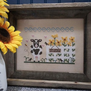 Counted Cross Stitch Pattern, Looking for Lunch, Sunflowers, Cow Farm, Dairy Farm, Sunflower Farm, Vintage NeedleArts, PATTERN ONLY