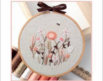 Embroidery Pattern, Nan's Garden Autumn Shades, Cottage Decor, Autumn Decor, Floral Stitchery Hoop, Honey Bee, Molly and Mama, PATTERN ONLY