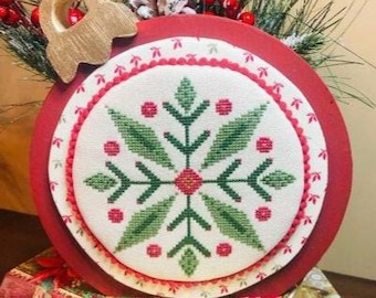 Counted Cross Stitch Pattern, Holly Snowflake, Pillow Ornament, Bowl Filler, Christmas Decor, Holly Leaves, Textilly Crafts, PATTERN ONLY