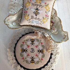 Counted Cross Stitch Pattern, Happy B-Day, Bee Sampler, Summer Sampler, Summer Decor, Spring Decor, Lila's Studio, PATTERN ONLY