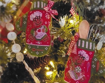 Counted Cross Stitch, Gingerbread Mittens, Christmas Ornament, Mitten Ornaments, Gingerbread Men, Blackberry Lane Designs, PATTERN