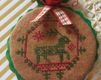 Counted Cross Stitch Pattern, Quirky Quaker Reindeer, Country Rustic, Pillow Ornament, Bowl Filler, Darling & Whimsy Designs, PATTERN ONLY